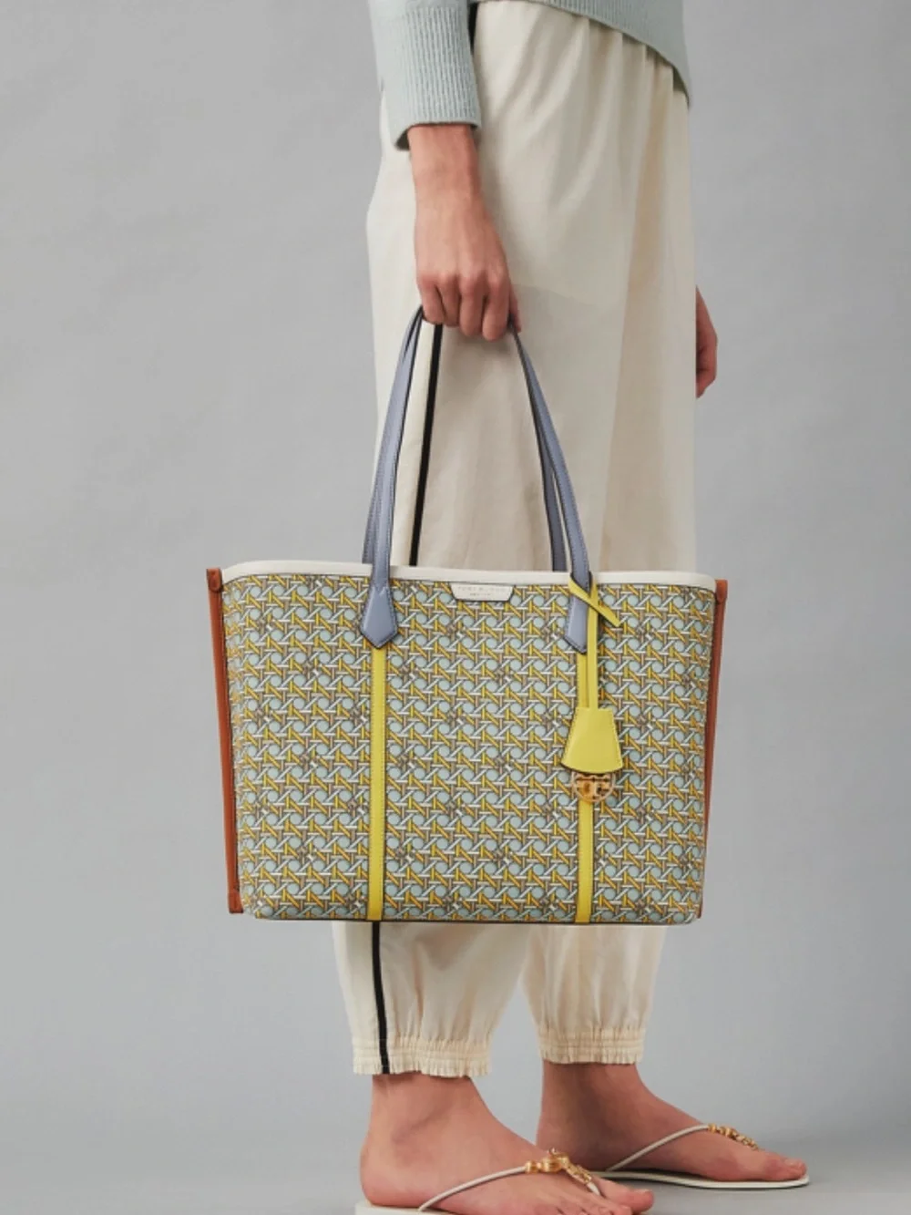 New with Tags Tory Burch Perry Triple Compartment Tote Bag in Basketweave Print - Picture 3 of 16